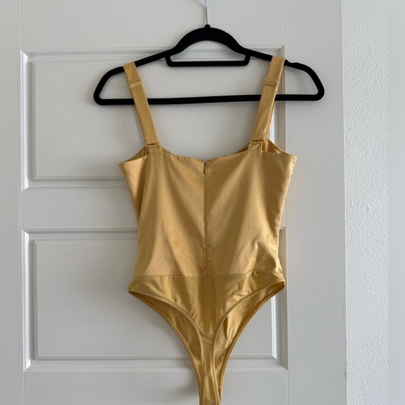 Danielle Bernstein Yellow Satin Bodysuit Size 2 - Picture 3 of 5